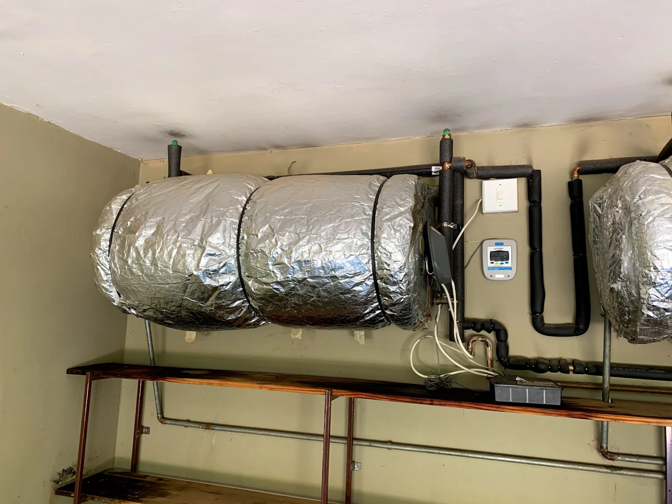 Insulated electric geyser with Geyserwise timer installed in Kyalami home